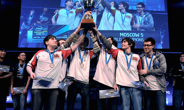 B8 从 NAVI 收购 npl