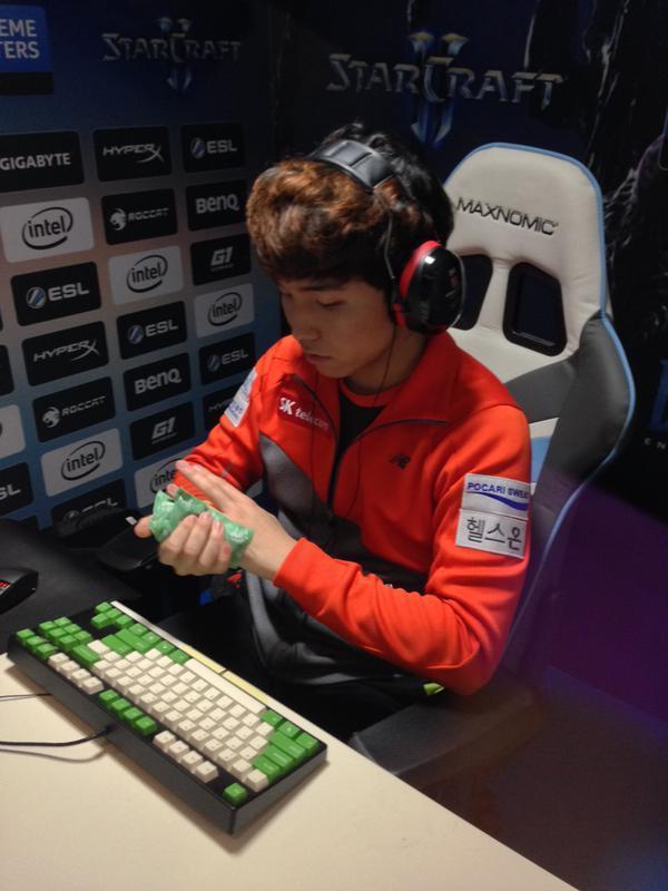 无法赢得比赛，即使有这个？ Junhao 偷了两个Baron，但无法赢得一场比赛， JD Gaming 让Ultra Prime提前放假